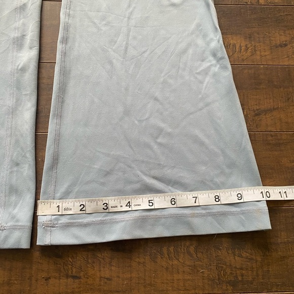 Lululemon Align Low Rise flared in Chamray - Picture 9 of 14